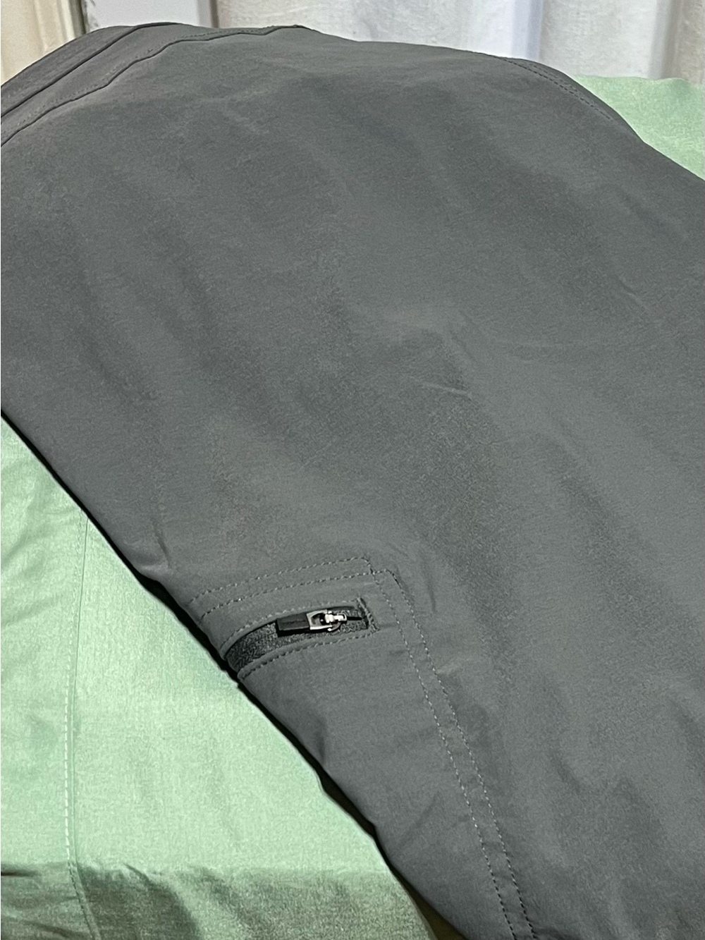 Eddie Bauer Black Women's Size 16 light weight quick dry capris